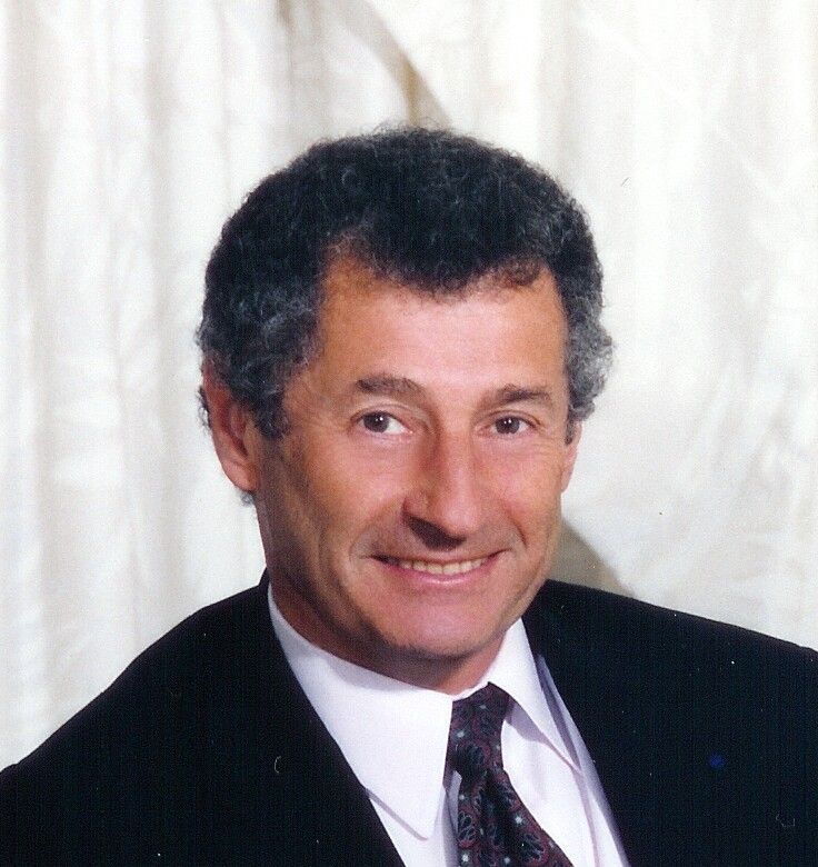 A headshot of Dr. Leonard Kleinrock.